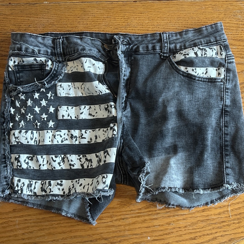 Gray Denim Shorts with American Flag Design